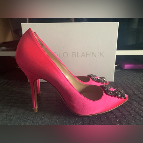 Manolo Blahnik Hangisi - Picture 4 of 16